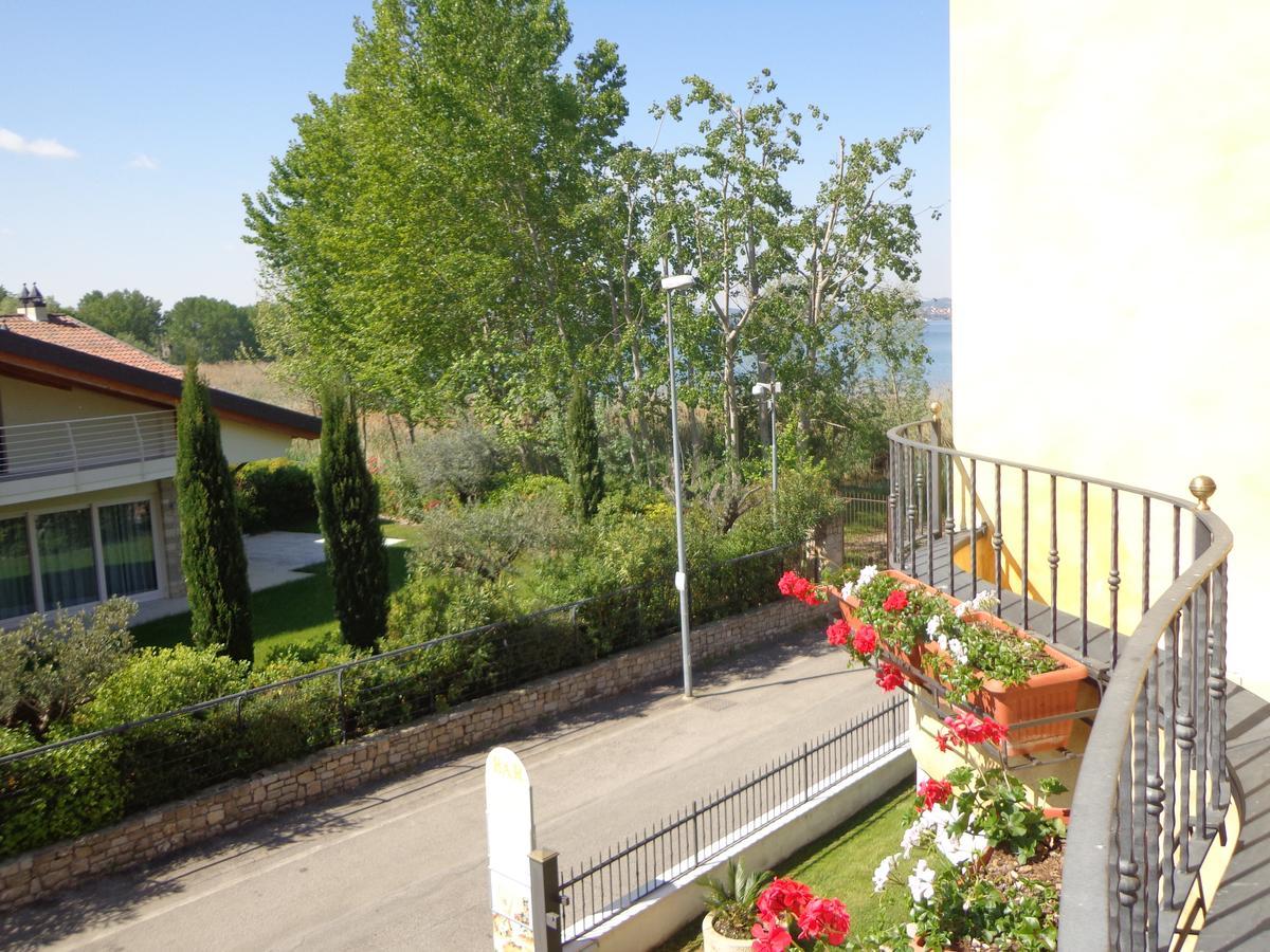 Hotel La Rondine Sirmione Kültér fotó