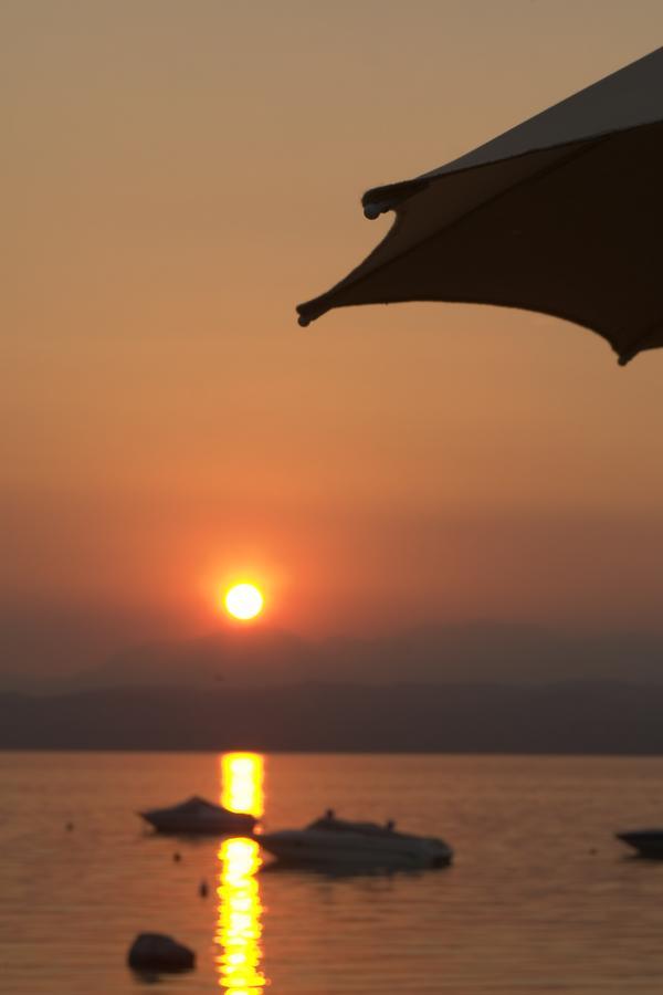 Hotel La Rondine Sirmione Kültér fotó